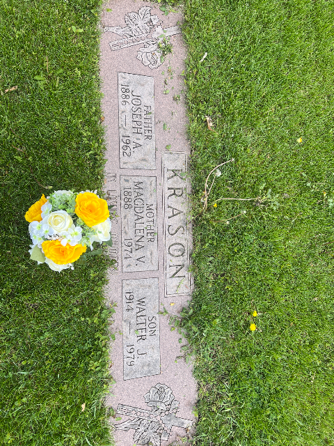 Yellow Arrangement arrangement at a grave