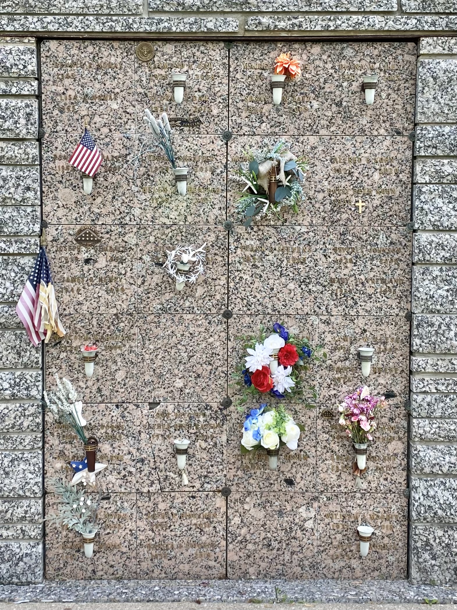 Flower delivery for Robert E Renew