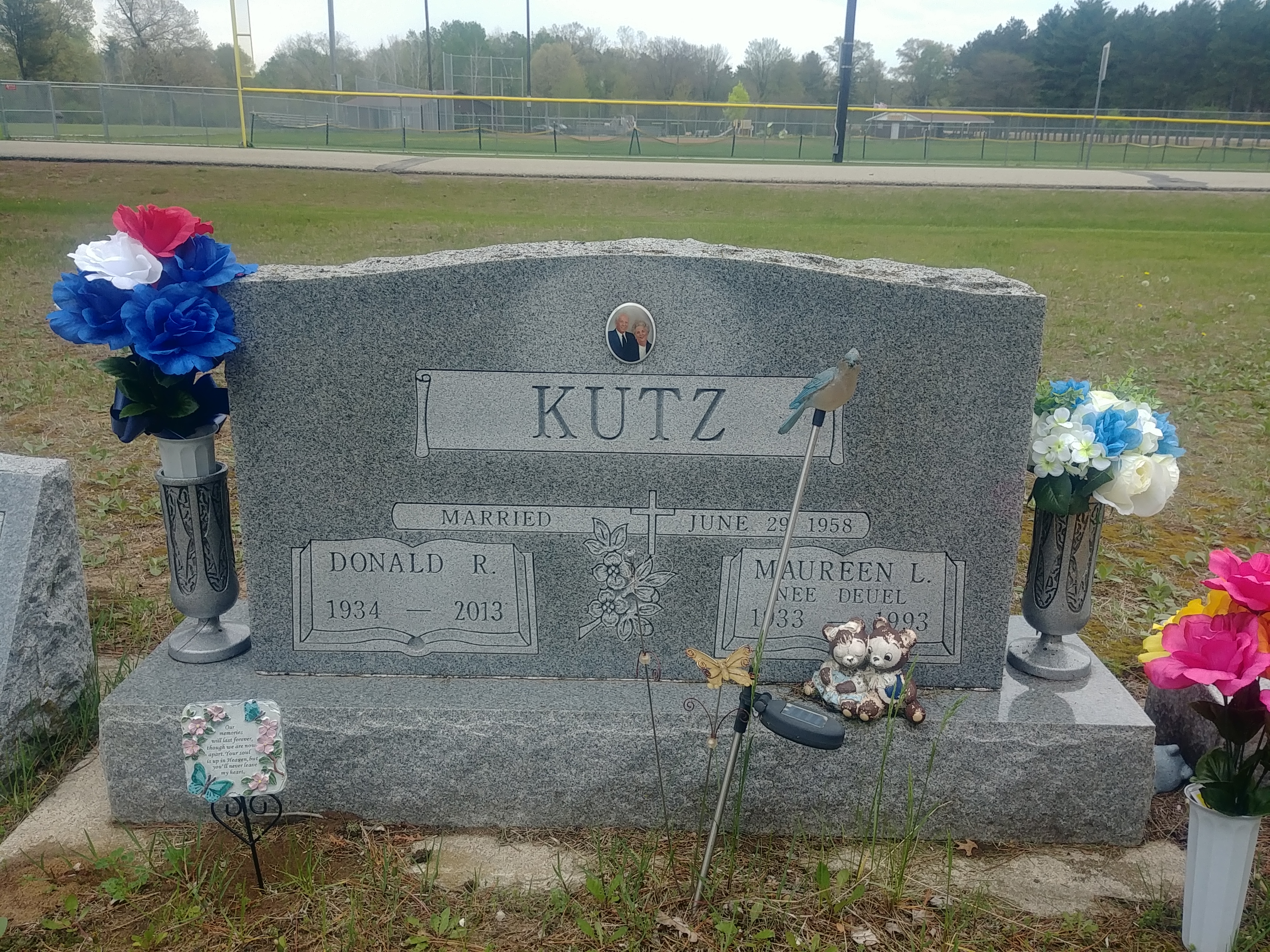 Flower delivery for Maureen Linn Kutz