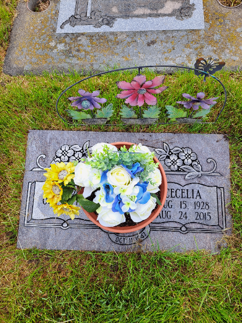 Flower delivery for Cecelia Mikkelsen Robertson
