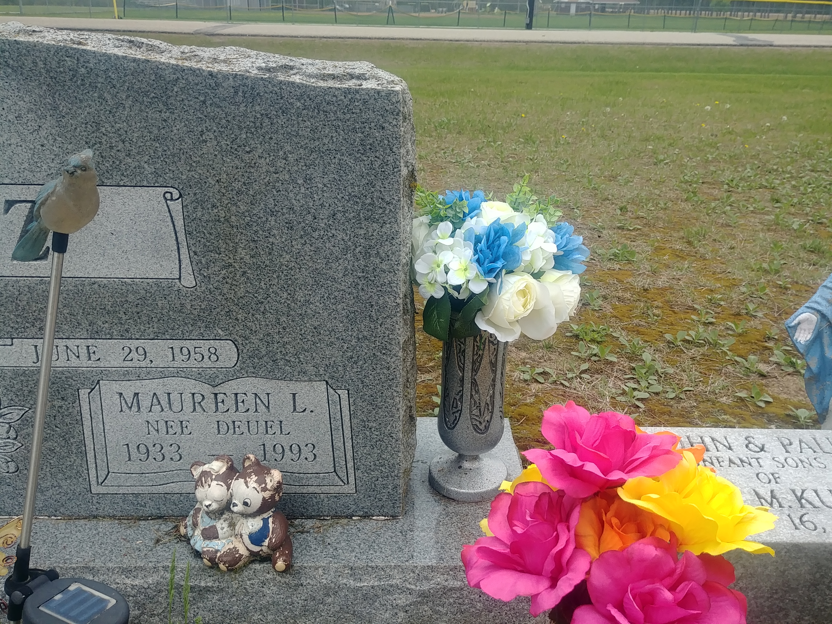 Flower delivery for Maureen Linn Kutz
