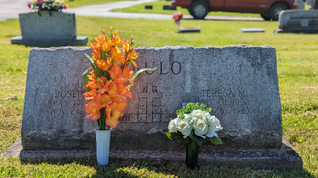 Flower delivery for Teresa M. Baulo