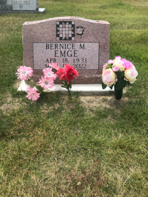 Flower delivery for Bernice M Emge