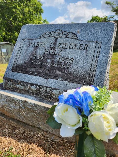 Flower delivery for Mabel C Ziegler Holz