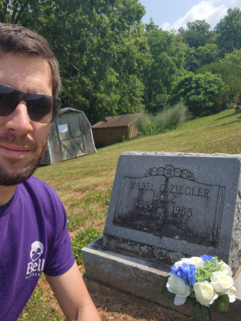 Flower delivery for Mabel C Ziegler Holz