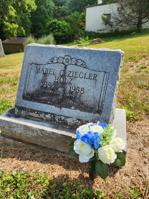 Flower delivery for Mabel C Ziegler Holz