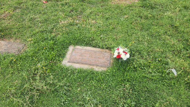 Flower delivery for Fred Allen Knapp