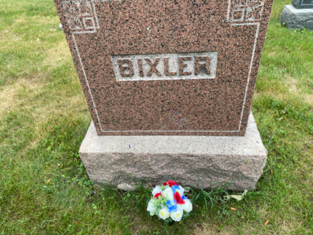 Flower delivery for Wallace Myron Bixler