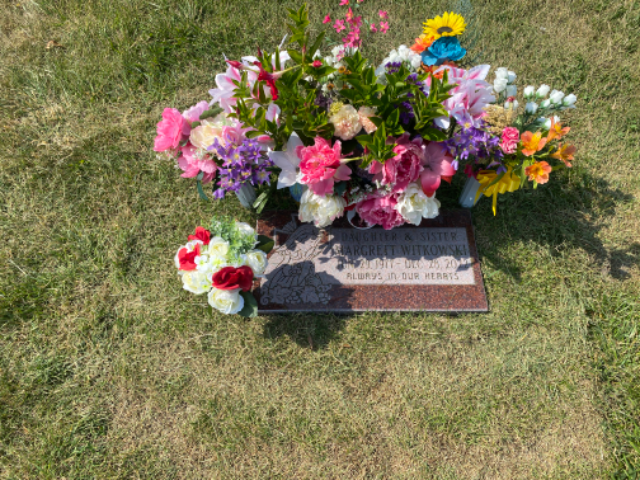 Flower delivery for Margarett Witkowski