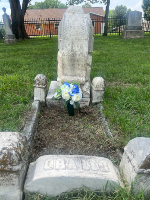 Flower delivery for Ora Leo Brady