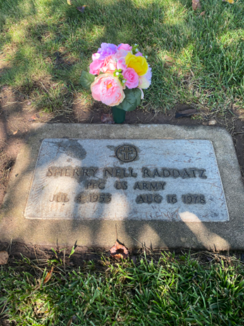 Flower delivery for Sherry Nell Raddatz