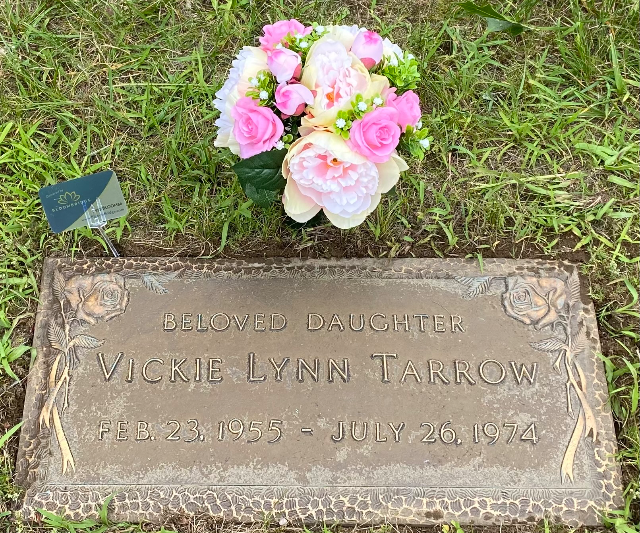 Flower delivery for Vickie Lynn Tarrow