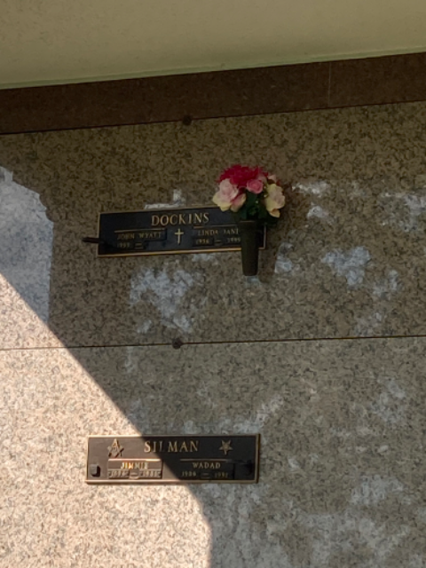 Flower delivery for Linda Jane Dockins