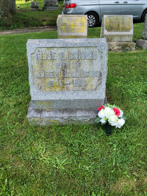 Flower delivery for Rose E Lorson