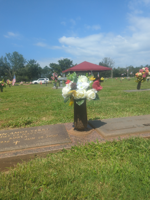 Flower delivery for John and Bobbie Amos/Jo Terry