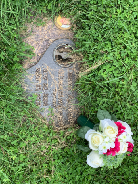 Flower delivery for Derick Andrew Himmelwright