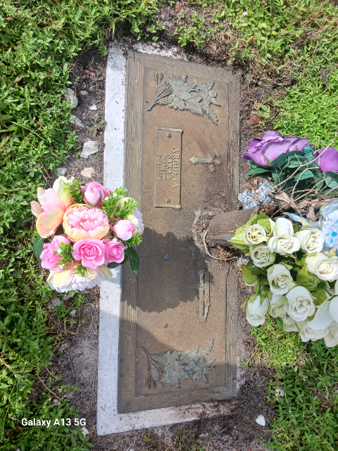 Flower delivery for Sara I Argueta