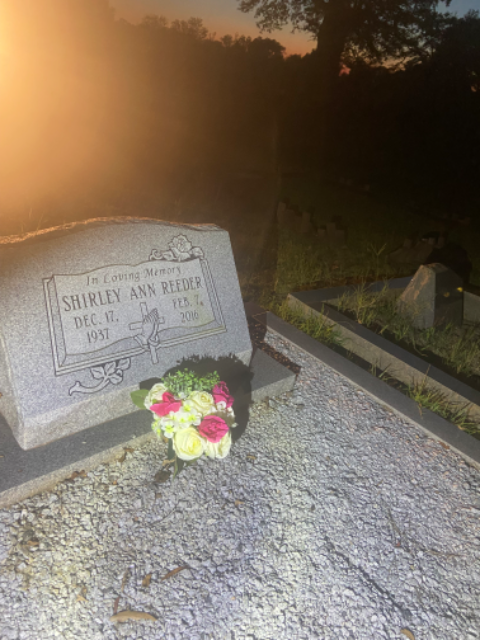 Flower delivery for Shirley Reeder