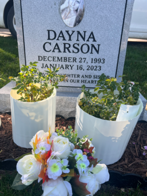 Flower delivery for Dayna Carson