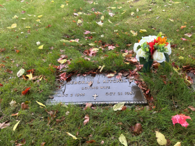 Flower delivery for Deborah L Ritchel