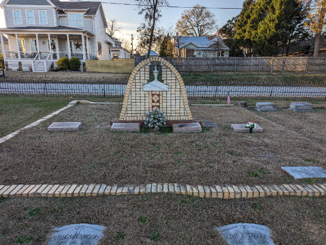 Flower delivery for George Davis Redmond