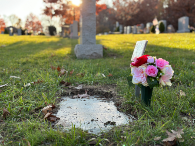Flower delivery for Grave Flowers