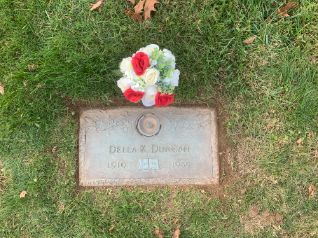 Flower delivery for Della Katherine Duncan