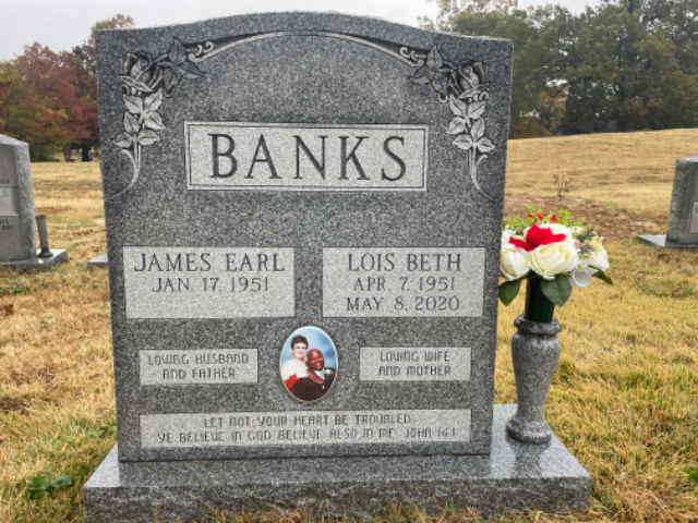 Flower delivery for Lois Beth Banks