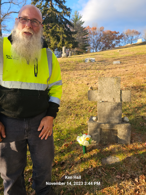 Flower delivery for Lois Beatrice Antoinette Titus