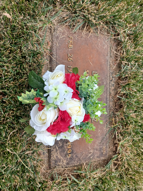 Flower delivery for Luis A Baez