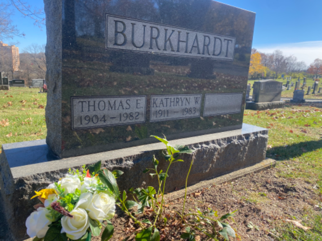 Flower delivery for Thomas E Burkhardt