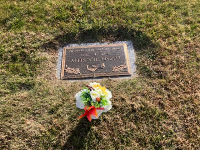 Flower delivery for Elizabeth Griffin Kelly