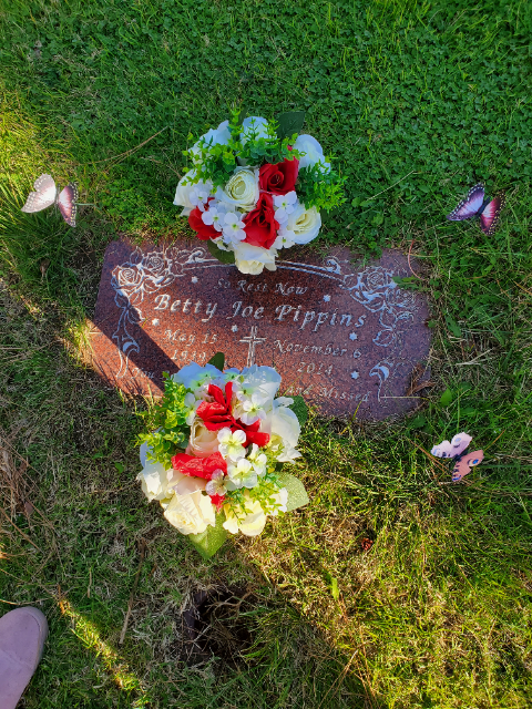 Flower delivery for Betty Joe Pippins