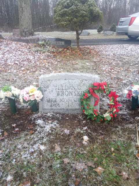 Flower delivery for Lillian Holmes Wronski