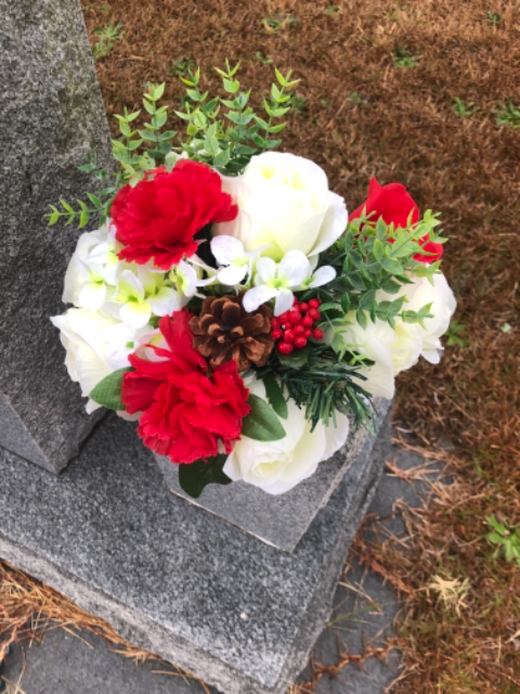 Flower delivery for Dorothy S Maxwell