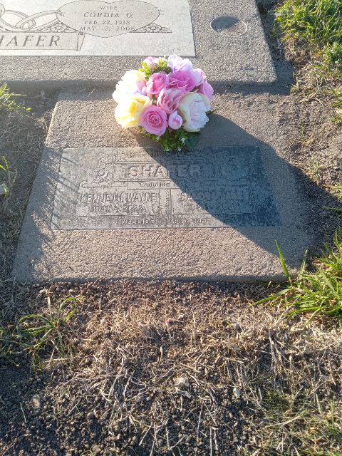 Flower delivery for Kenneth Wayne Shafer