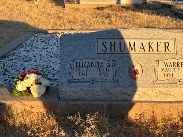 Flower delivery for Elizabeth Annalee Shumaker