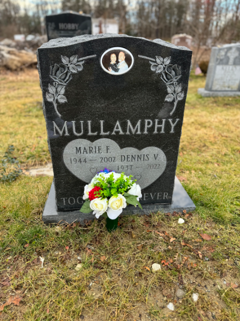 Flower delivery for Marie & Dennis Mullamphy Sr.