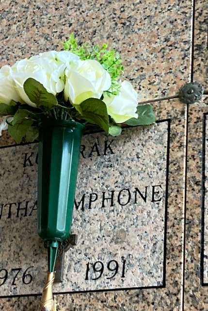 Flower delivery for Konerak Sinthasomphone