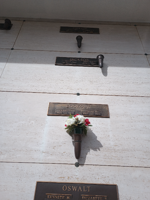 Flower delivery for Henry Ellis Bookout