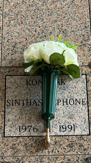 Flower delivery for Konerak Sinthasomphone