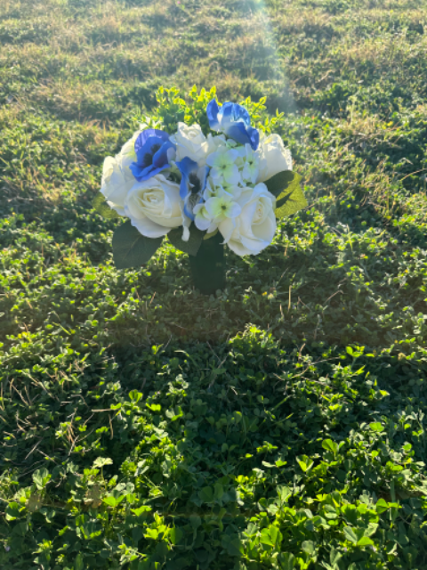 Flower delivery for La Wanda Jean Wood