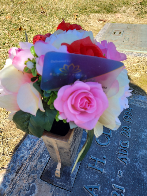 Flower delivery for Thelma Ruth/Heitsenrether Clarke