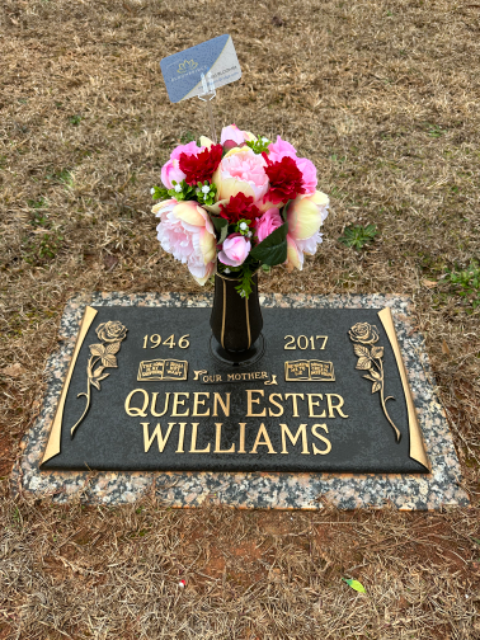 Flower delivery for Queen Ester Williams