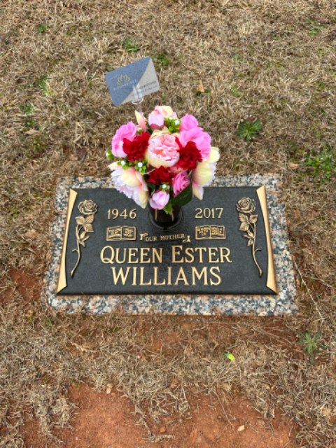 Flower delivery for Queen Ester Williams