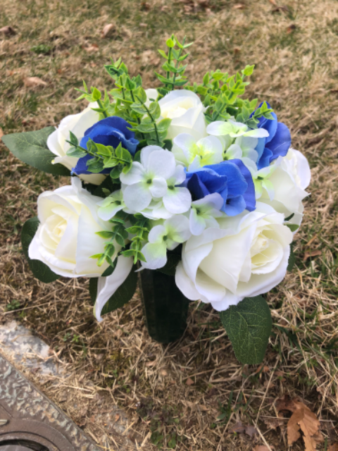 Flower delivery for Dawn Basker