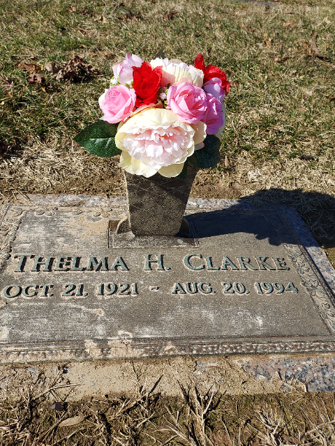 Flower delivery for Thelma Ruth/Heitsenrether Clarke
