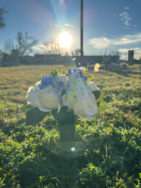 Flower delivery for La Wanda Jean Wood