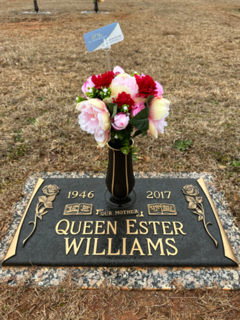 Flower delivery for Queen Ester Williams