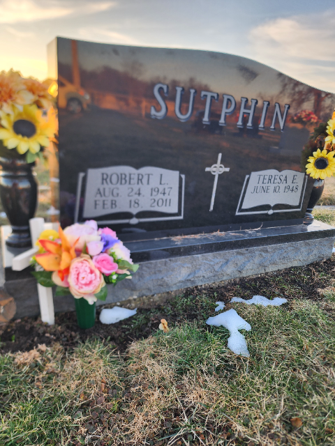 Flower delivery for ROBERT L SUTPHIN